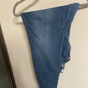 Light wash skinny jeans